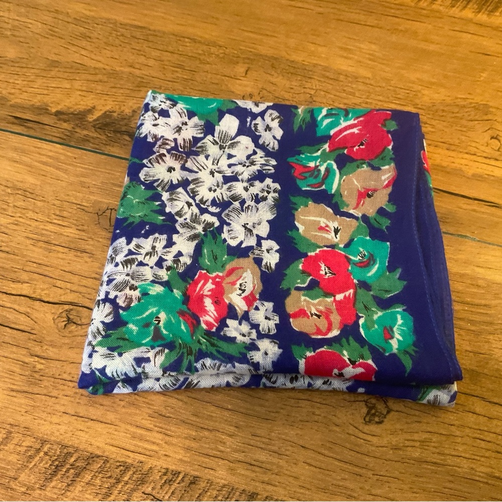 Vintage 1980’s Patterned square 30*30 Scarf